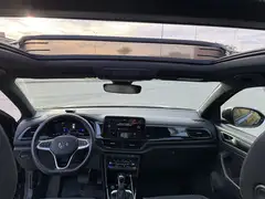 Volkswagen T-Roc thumbnail 2